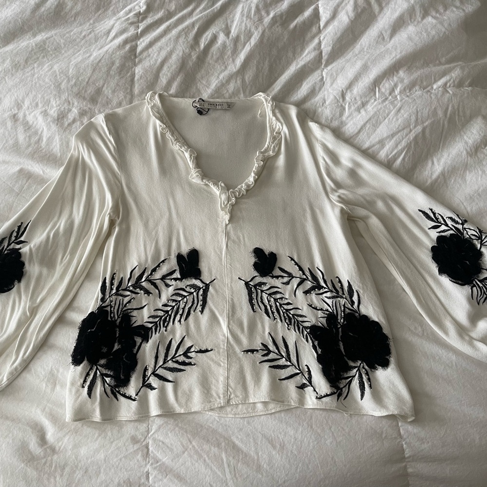 Zara black and white floral top